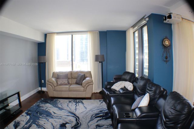 31 SE 6th St 1801, Miami, FL 33131