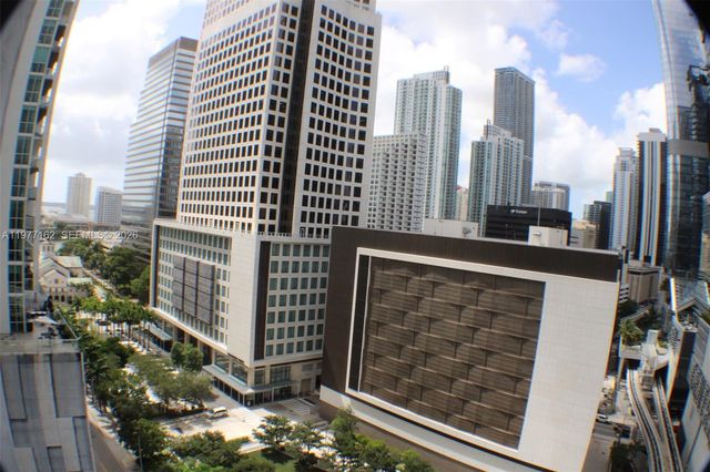 31 SE 6th St 1801, Miami, FL 33131