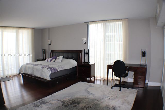 31 SE 6th St 1801, Miami, FL 33131