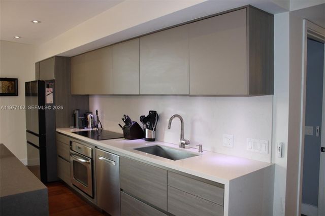 31 SE 6th St 1801, Miami, FL 33131