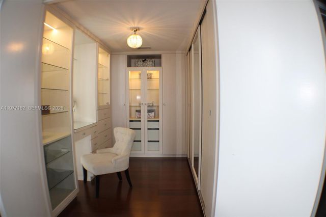 31 SE 6th St 1801, Miami, FL 33131