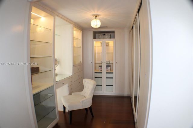 31 SE 6th St 1801, Miami, FL 33131