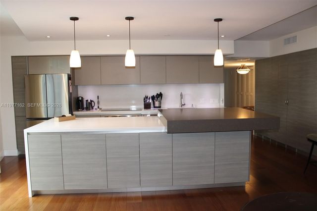 31 SE 6th St 1801, Miami, FL 33131