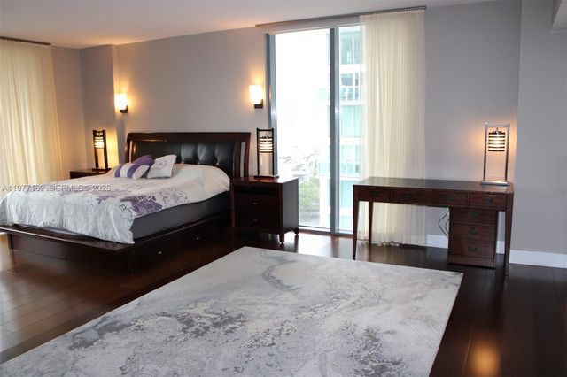 31 SE 6th St 1801, Miami, FL 33131