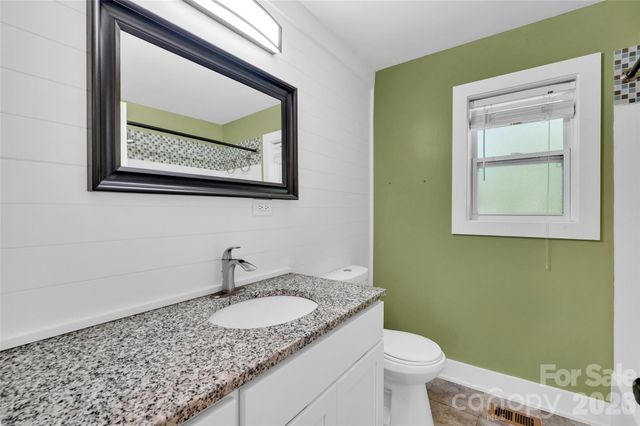 1111 E Park Drive, Gastonia, NC 28054