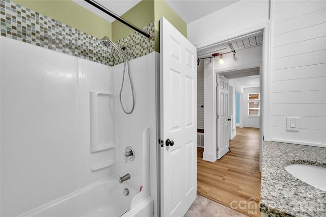 1111 E Park Drive, Gastonia, NC 28054