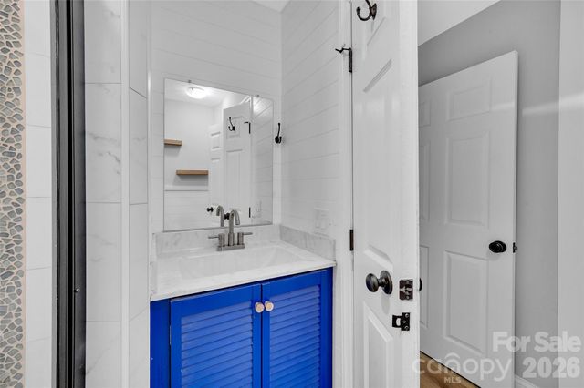 1111 E Park Drive, Gastonia, NC 28054