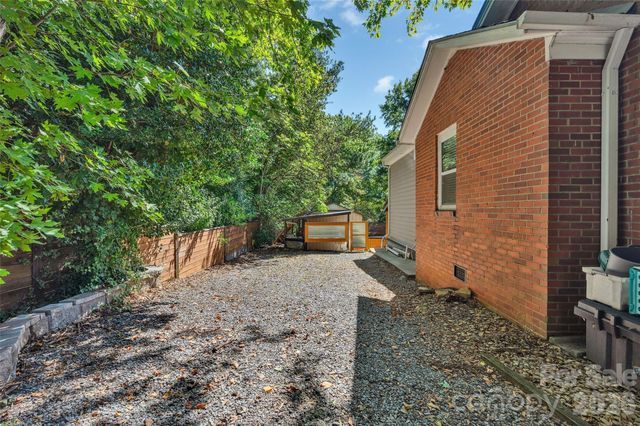 1111 E Park Drive, Gastonia, NC 28054