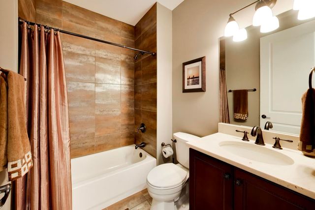 1301 N Chicago Avenue, Arlington Heights, IL 60004