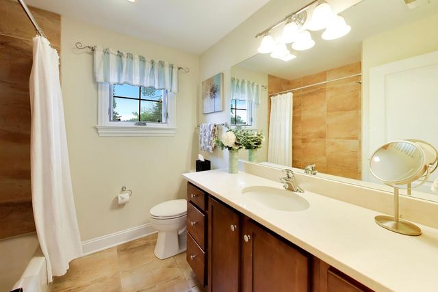 1301 N Chicago Avenue, Arlington Heights, IL 60004