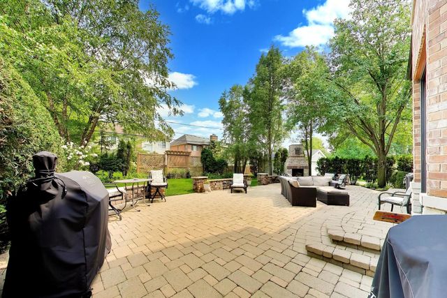 1301 N Chicago Avenue, Arlington Heights, IL 60004