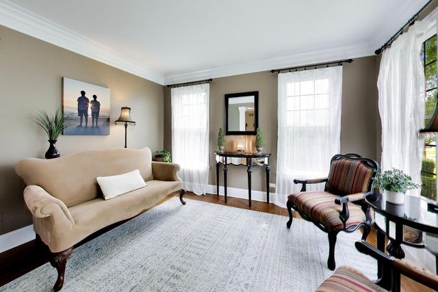 1301 N Chicago Avenue, Arlington Heights, IL 60004