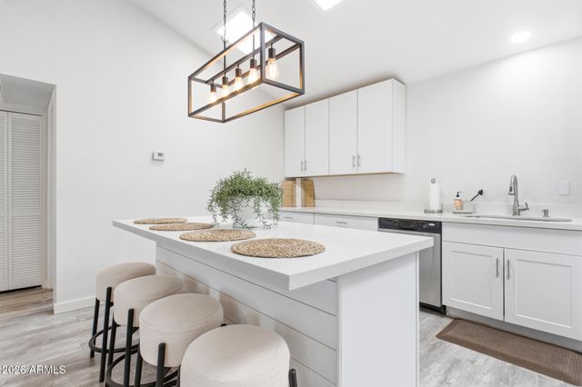 4129 E SAN GABRIEL Avenue, Phoenix, AZ 85044