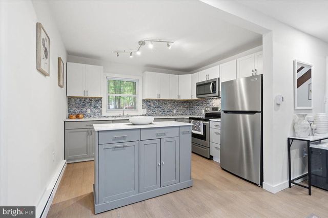 4172 BROOK CT, Tobyhanna, PA 18466