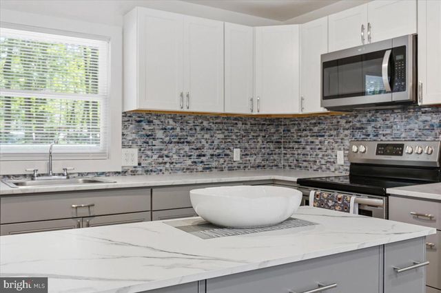 4172 BROOK CT, Tobyhanna, PA 18466