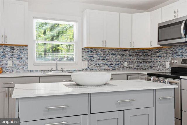 4172 BROOK CT, Tobyhanna, PA 18466