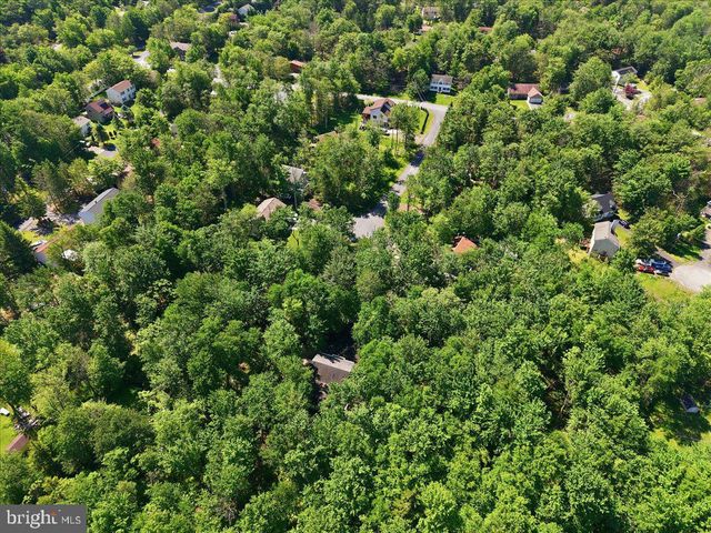 4172 BROOK CT, Tobyhanna, PA 18466