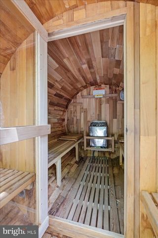 4172 BROOK CT, Tobyhanna, PA 18466