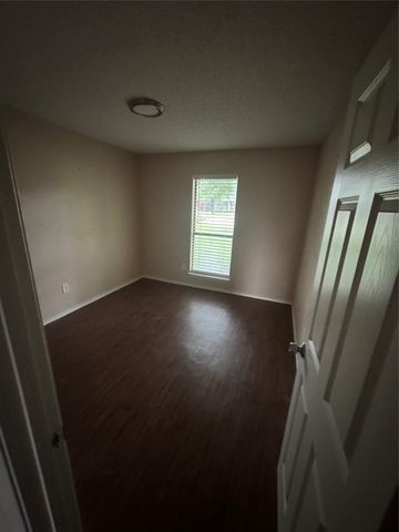 912 Navasota Drive, Garland, TX 75040