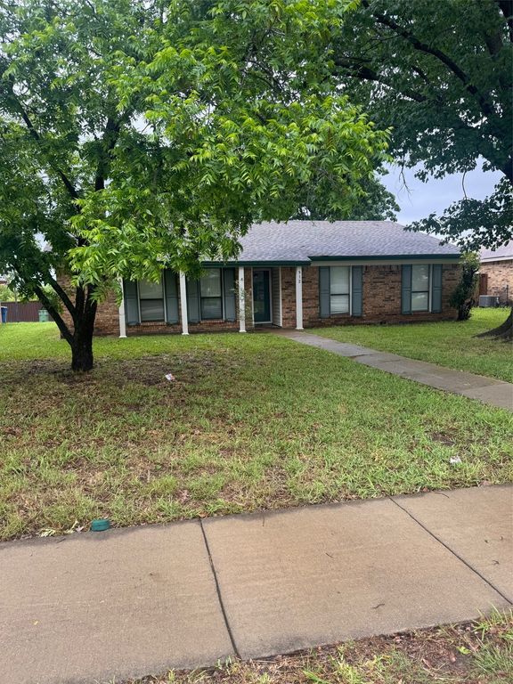 912 Navasota Drive, Garland, TX 75040