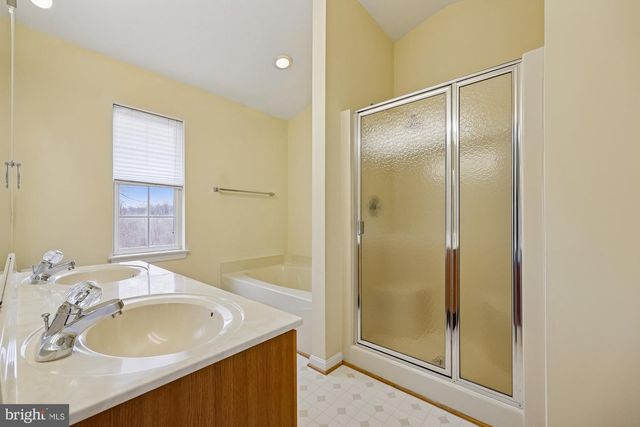 8040 CAPTAINS CT, Frederick, MD 21701