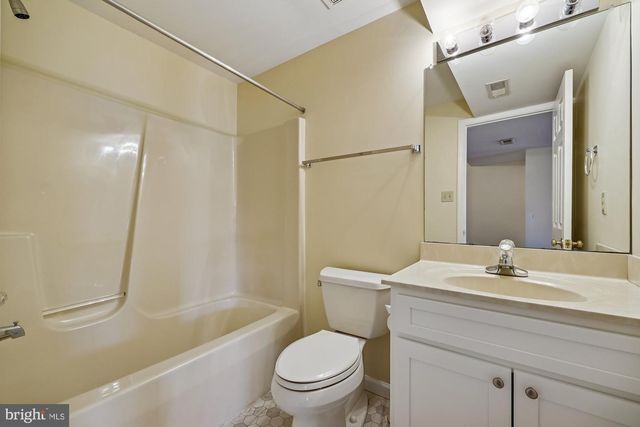 8040 CAPTAINS CT, Frederick, MD 21701