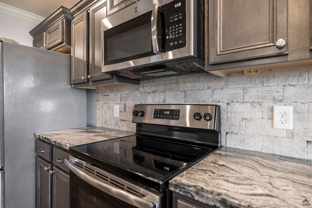 305 Gibson Circle, Kathleen, GA 31047