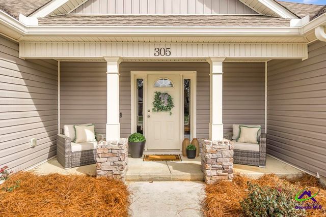 305 Gibson Circle, Kathleen, GA 31047