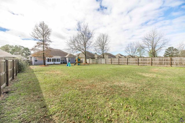 305 Gibson Circle, Kathleen, GA 31047