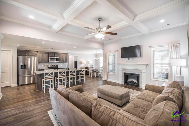 305 Gibson Circle, Kathleen, GA 31047