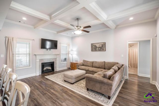 305 Gibson Circle, Kathleen, GA 31047