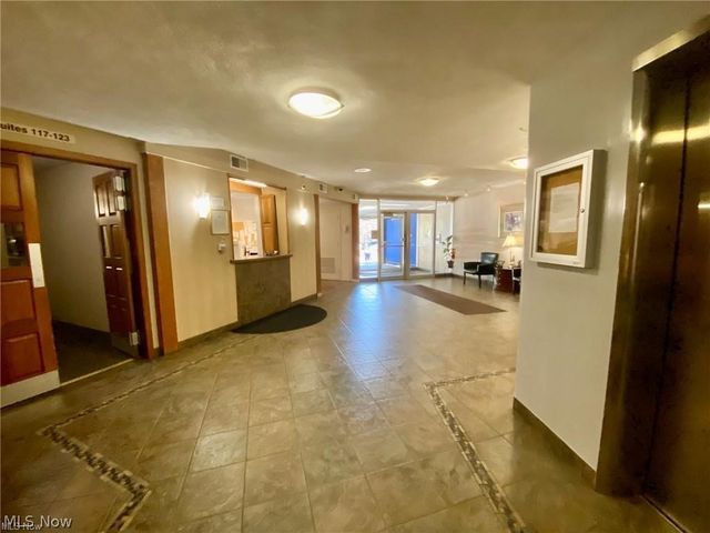 11850 Edgewater Drive 925, Lakewood, OH 44107