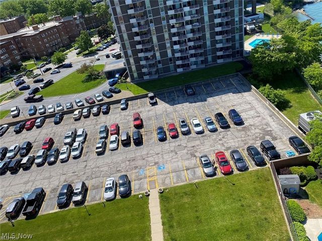 11850 Edgewater Drive 925, Lakewood, OH 44107