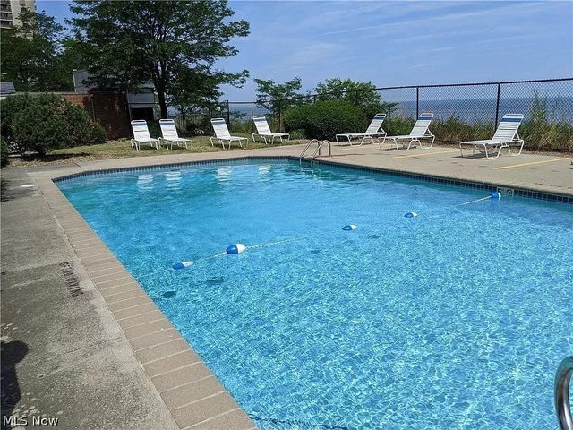11850 Edgewater Drive 925, Lakewood, OH 44107