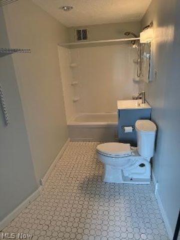 11850 Edgewater Drive 925, Lakewood, OH 44107
