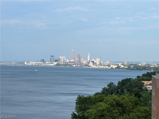 11850 Edgewater Drive 925, Lakewood, OH 44107