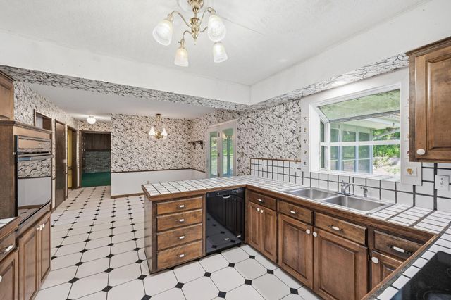 5916 Amy Drive, Edina, MN 55436