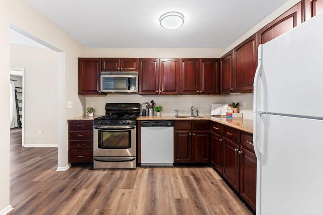 14865 19th Avenue N, Plymouth, MN 55447