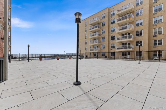 750 Shore Road 2G, Long Beach, NY 11561