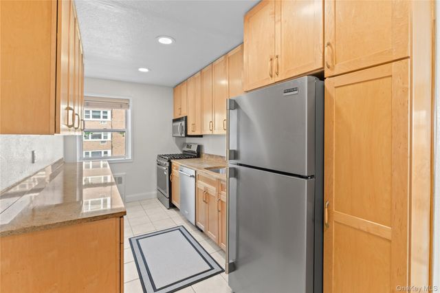 750 Shore Road 2G, Long Beach, NY 11561