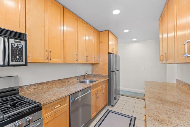 750 Shore Road 2G, Long Beach, NY 11561