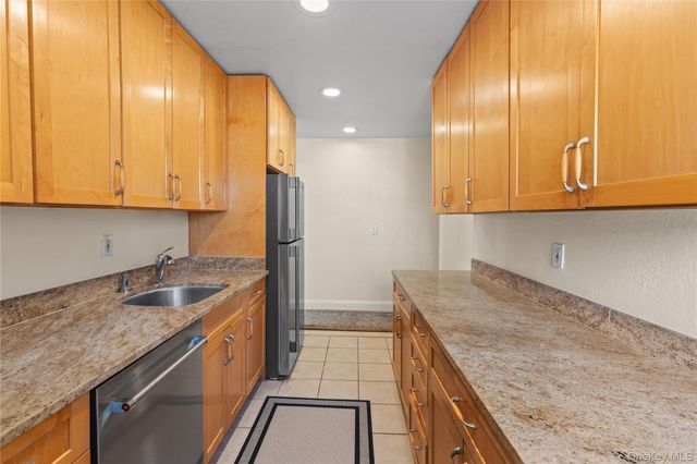 750 Shore Road 2G, Long Beach, NY 11561