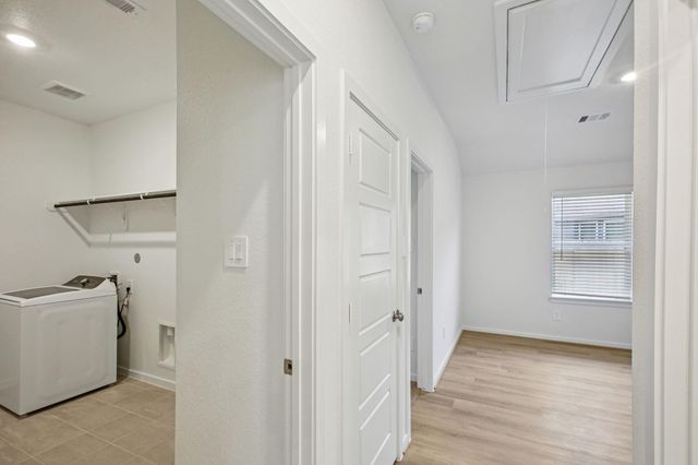 5120 Redbud Valley Drive, Pearland, TX 77584