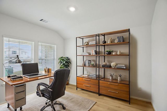 5120 Redbud Valley Drive, Pearland, TX 77584