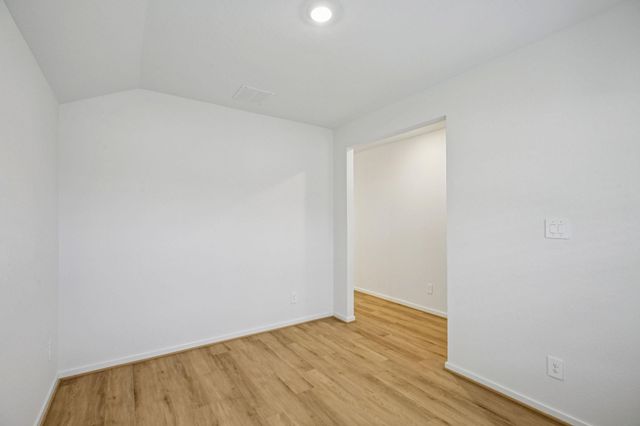 5120 Redbud Valley Drive, Pearland, TX 77584