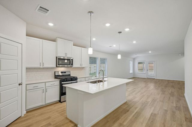 5120 Redbud Valley Drive, Pearland, TX 77584