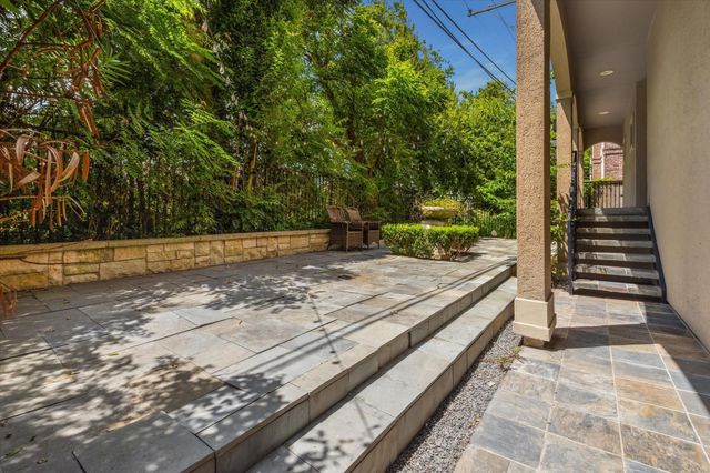 6830 Staffordshire Boulevard, Houston, TX 77030