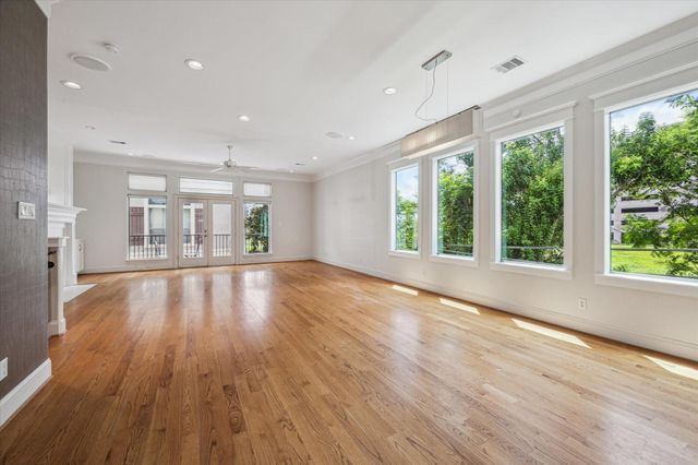 6830 Staffordshire Boulevard, Houston, TX 77030
