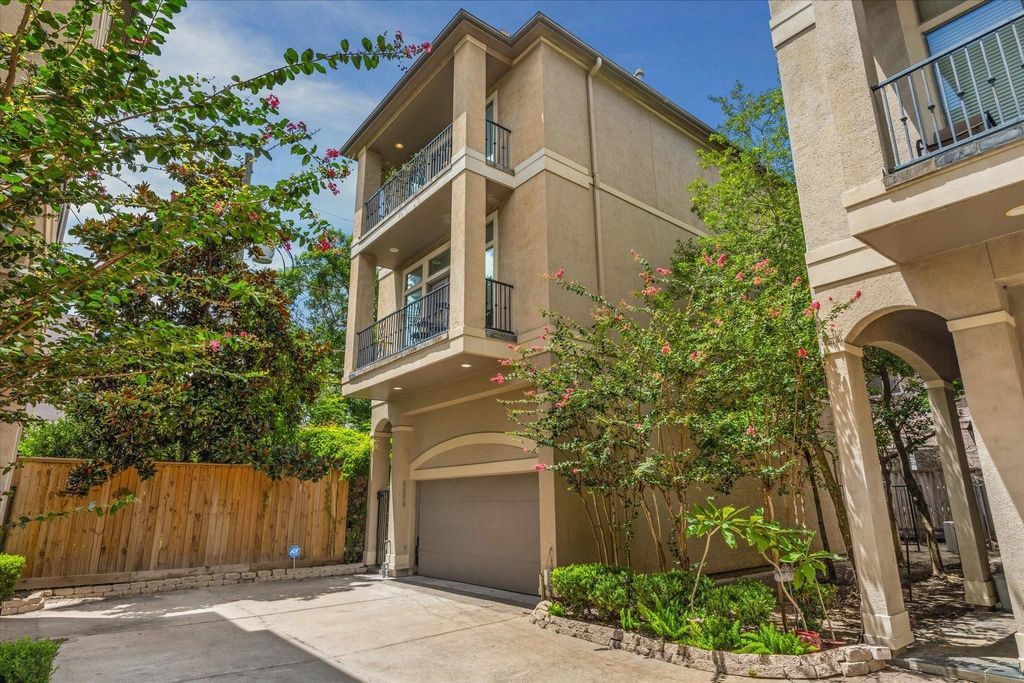 6830 Staffordshire Boulevard, Houston, TX 77030