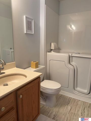 6559 Cascade Drive, Lincoln, NE 68504